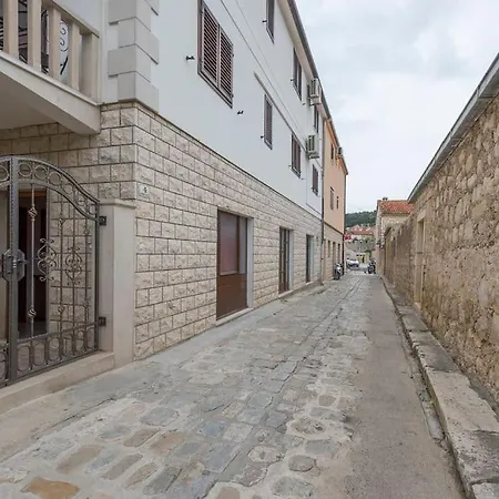 In Historic Center 흐바르